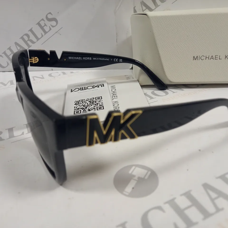 MICHAEL KORS BLACK CHUNKY FRAMED GLASSES