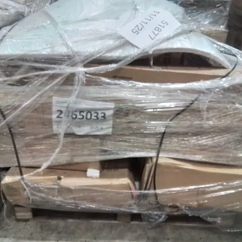 PALLET CONTAINING QUANTITIES OF WEIGHT BAGS