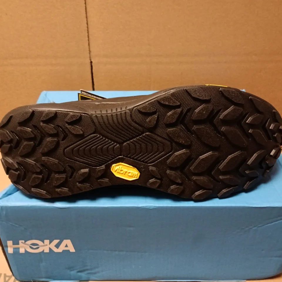 BOXED PAIR OF HOKA M TRANSPORT GTX TRAINERS IN BLACK - UK 8.5