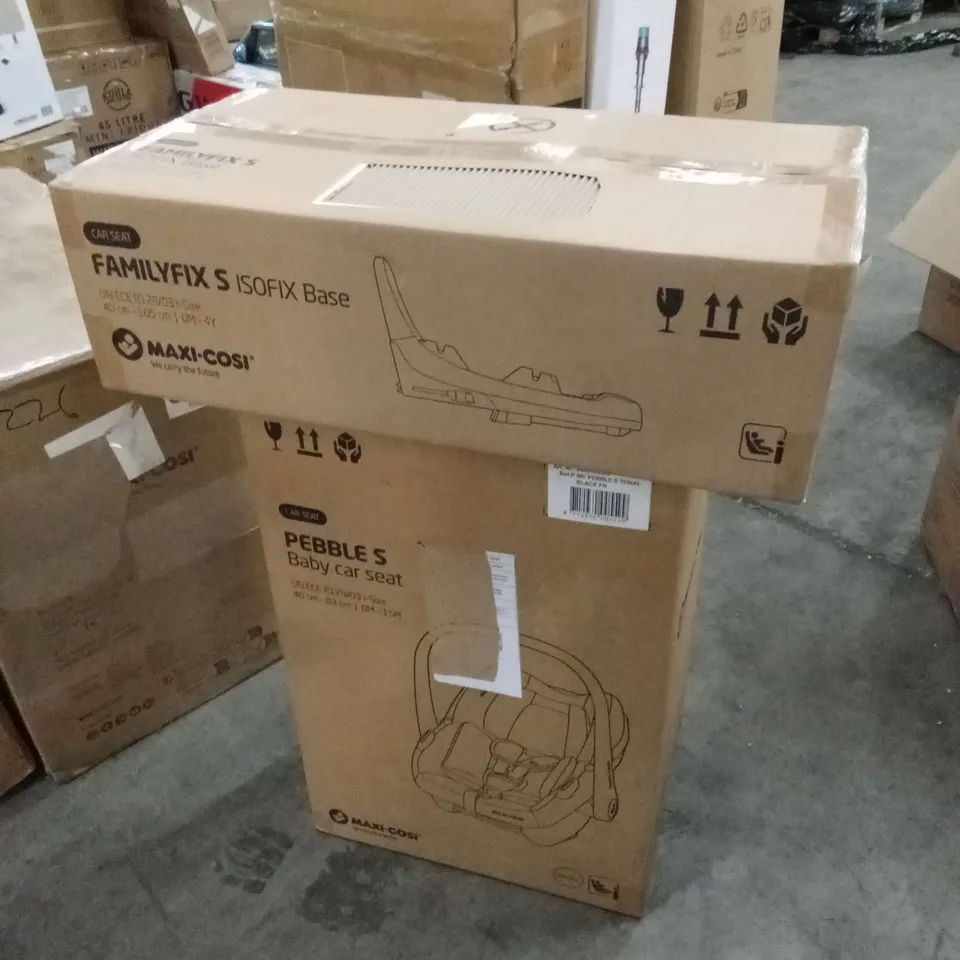 BOXED MAXI-COSI PEBBLE S BABY CAR SEAT & ISOFIX BASE (2 BOXES)