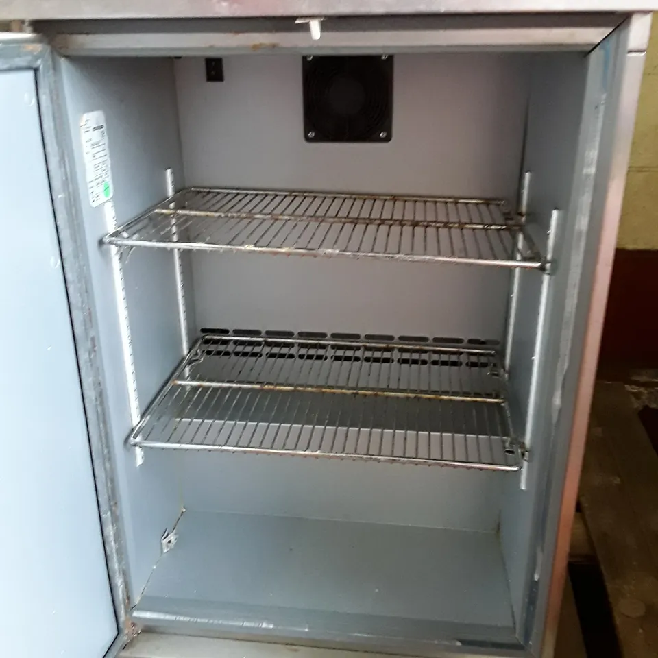 GAMKO 1 DOOR UNDERCOUNTER FRIDGE