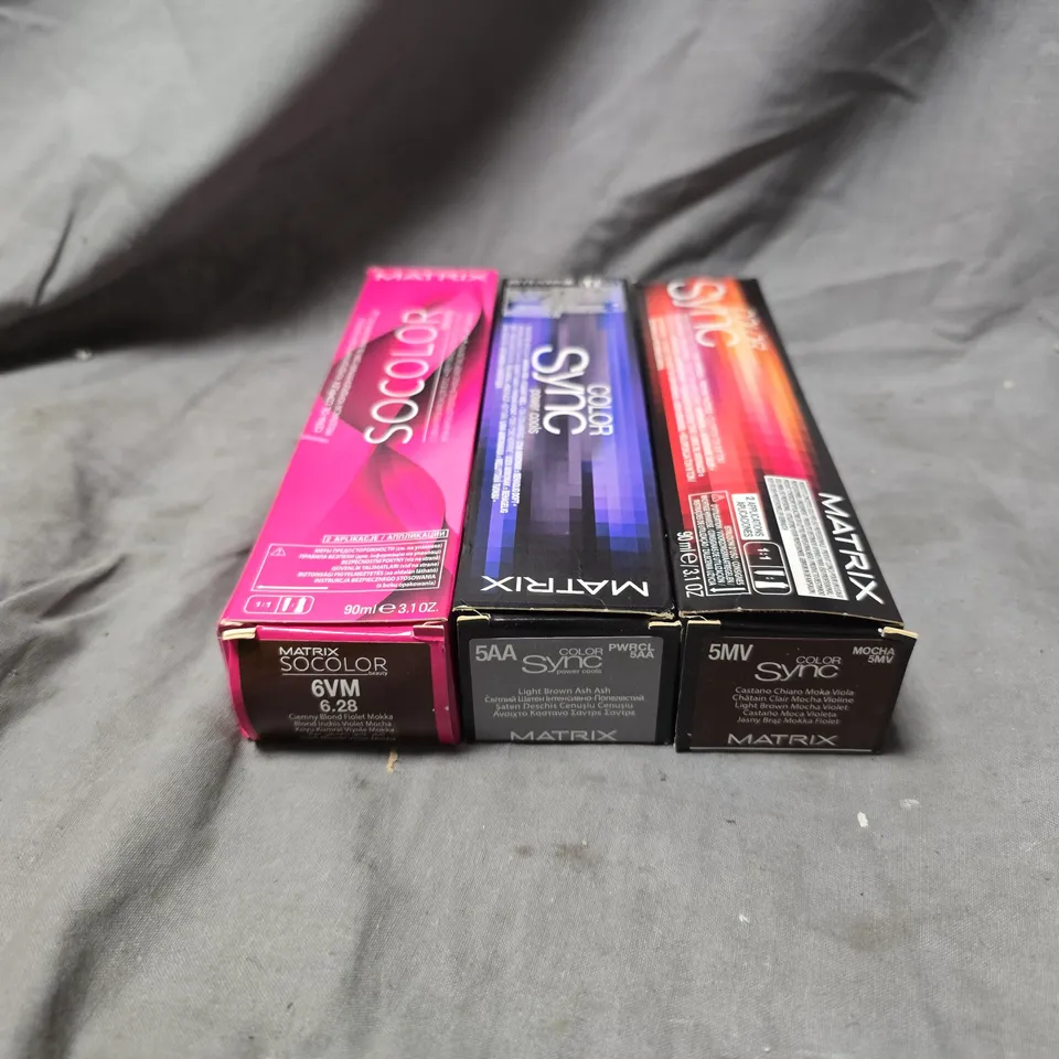 APPROXOMATELY 66 MATRIX HAIR PRODUCTS TO INCLUDE COLOR SYNC CASTANO CHIARO MOKA VIOLA , SOCOLOR CERA-OIL COMPLEX DARK BLONDE MOCHA VIOLET, COLOR SYNC LIGHT BROWN ASH ASH, ETC - COLLECTION ONLY