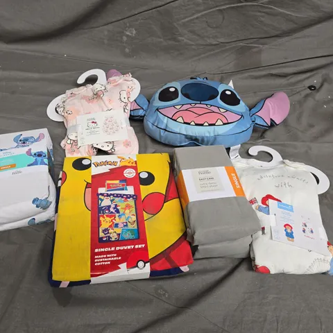 APPROXIMATELY 25 ASSORTED ITEMS TO INCLUDE STITCH CUSHION, FITTED SHEETS, EASY CARE DUVET SETS, ETC