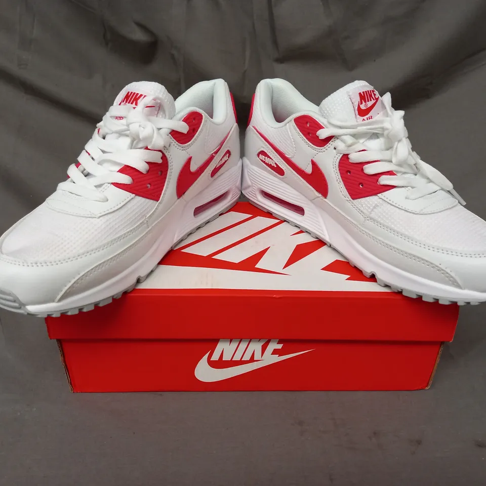 BOXED PAIR OF NIKE AIR MAX 90 SHOES IN WHITE/RED UK SIZE 9