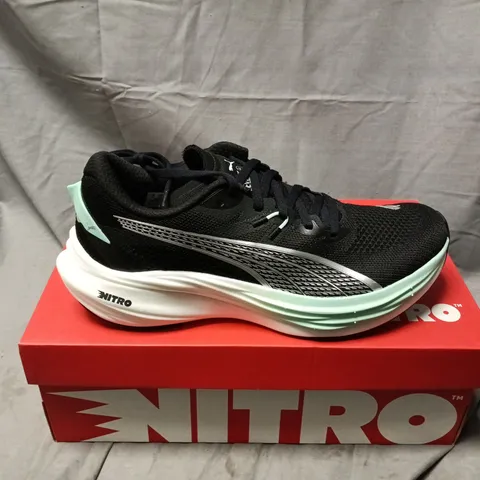 BOXED PAIR OF PUMA DEVIATE NITRO 3 TRAINERS IN BLACK/MINT - UK 8