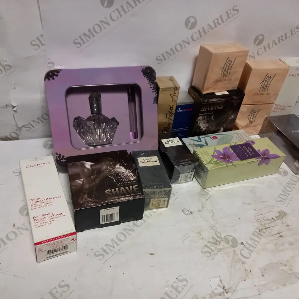 LOT OF APPROXIMATELY 15 FRAGRANCES AND CREAM TO INCLUDE ARIANA GRANDE REM EAU DE PARFUM, AUGUSTUS CAESARS EAU DE TOILETTE (100ml), CERRUTI 1881 EAU DE TOILETTE (50ml), ETC