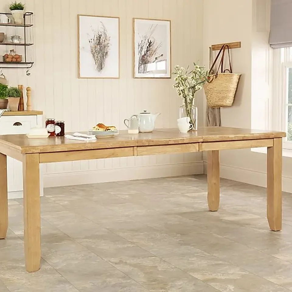 BOXED HIGHBURY OAK 150-200CM EXTENDING DINING TABLE (2 BOXES)