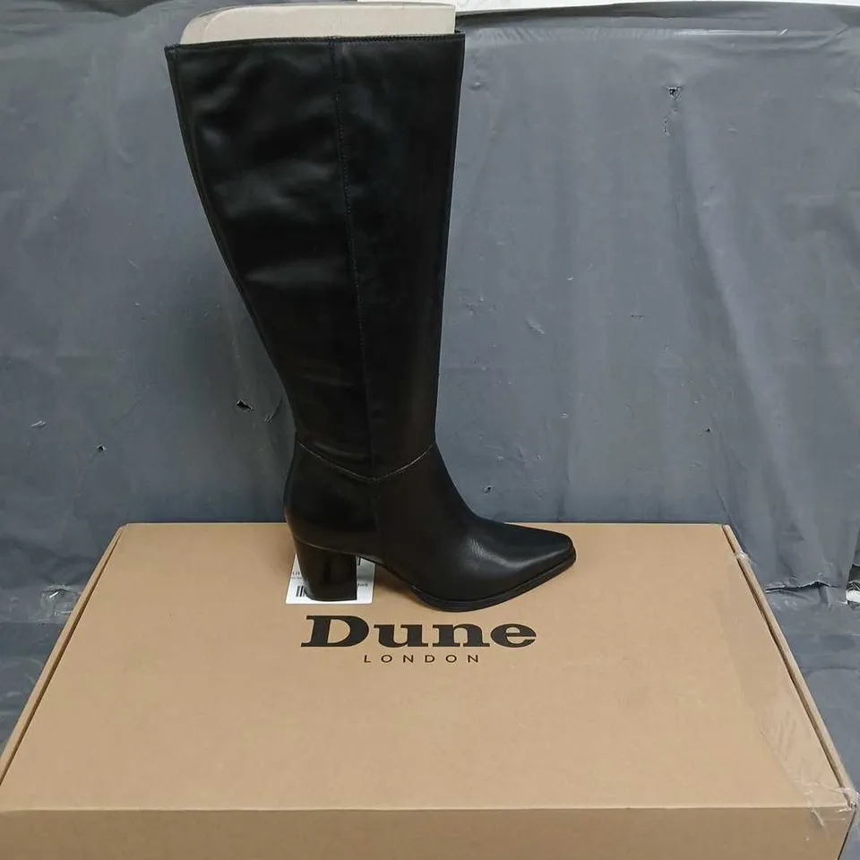 BOXED PAIR OF DUNE LONDON SILAHS LEATHER KNEE HIGH BOOTS IN BLACK SIZE 6