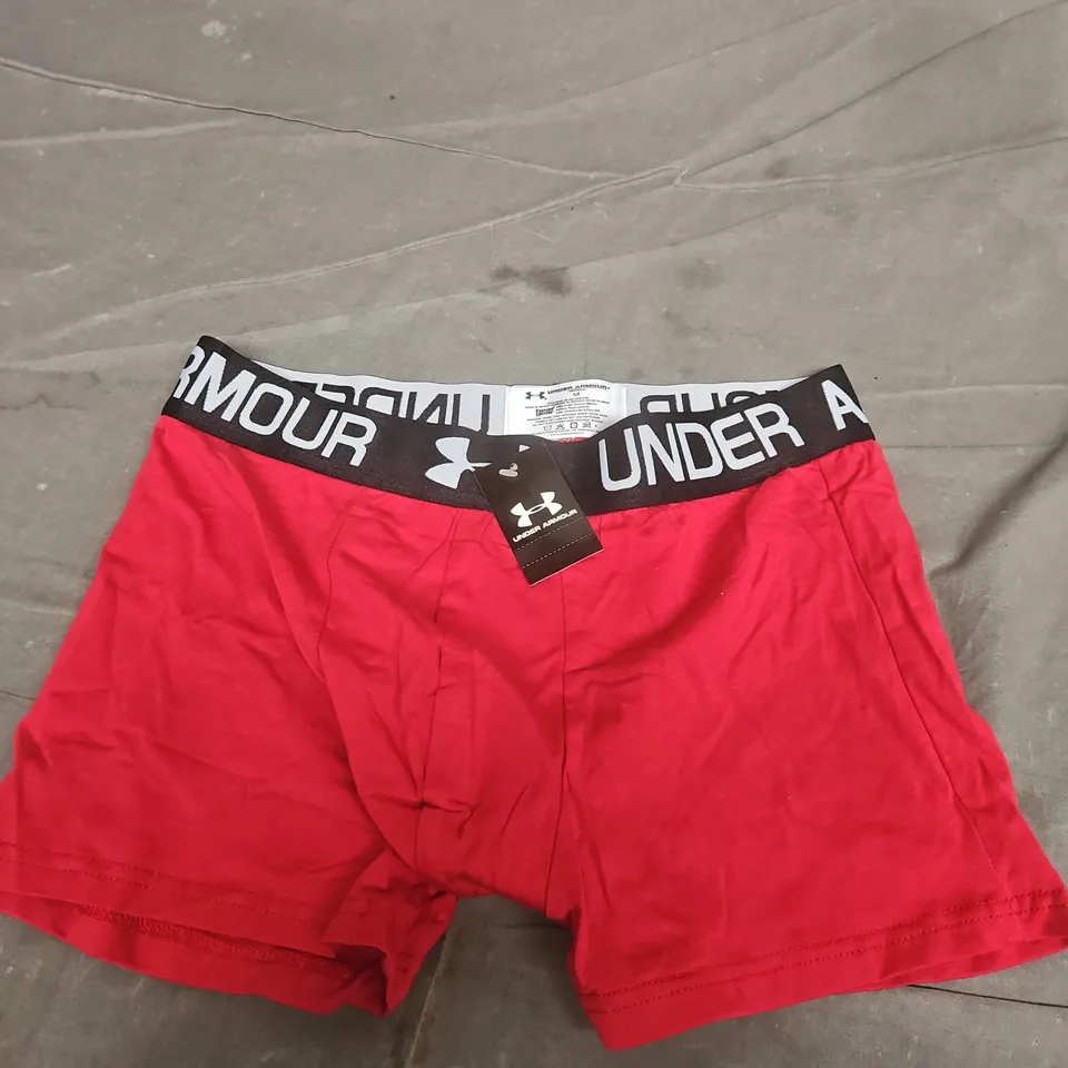 UNDER ARMOUR BOXER BRIEFS - M