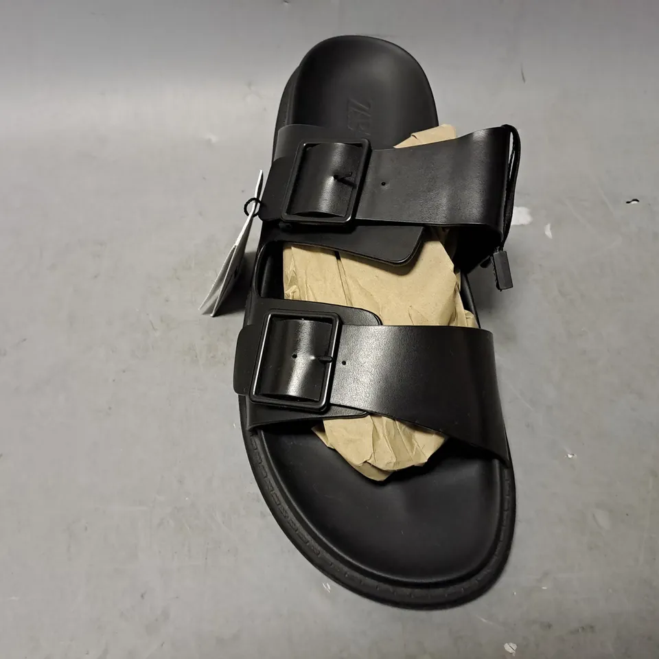 ZARA BLACK OPEN TO BUCKLE SANDEL- UK 10