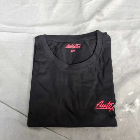 BOX OF APPROXIMATELY 20 ASSORTED CLOTHING ITEMS TO INCLUDE: AUTO ALEX SHIRT AND COMPRESSION SOCKS 