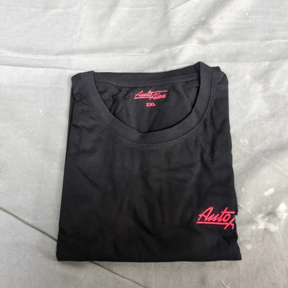 BOX OF APPROXIMATELY 20 ASSORTED CLOTHING ITEMS TO INCLUDE: AUTO ALEX SHIRT AND COMPRESSION SOCKS 