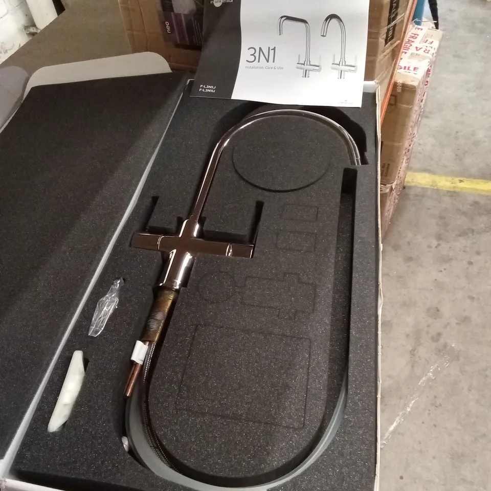 BOXED DESIGNER CHROME TAP