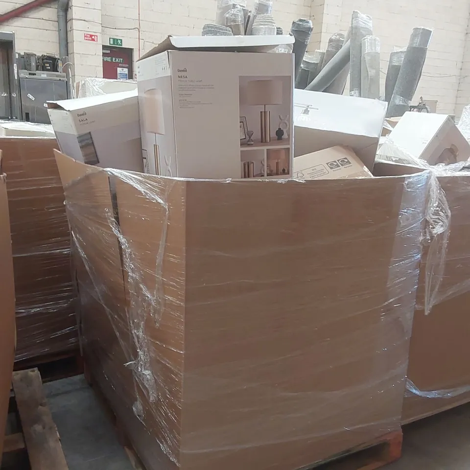 PALLET CONTAINING A VERY LARGE QUANTITY OF ASSORTED DESIGNER LIGHTING PRODUCTS INCLUDING: SALA FLOOR LAMP, NESA TOUCH TABLE LAMP, COLT BAR CEILING LIGHT ECT