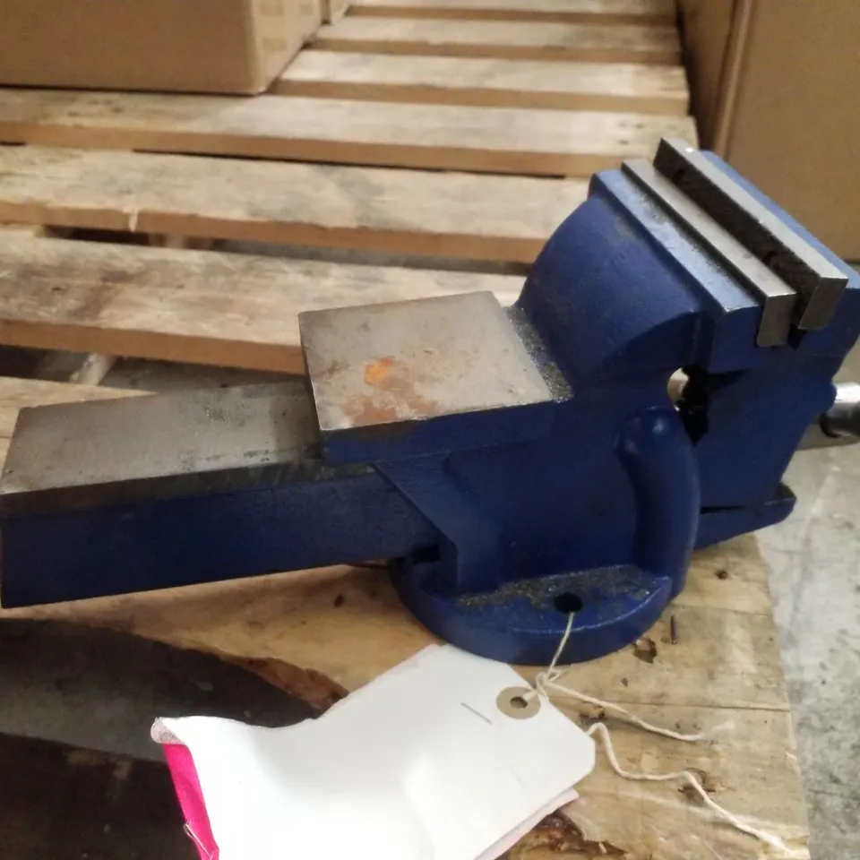 CLARKE CVR100B 100MM SWIVEL BASE BENCH VICE