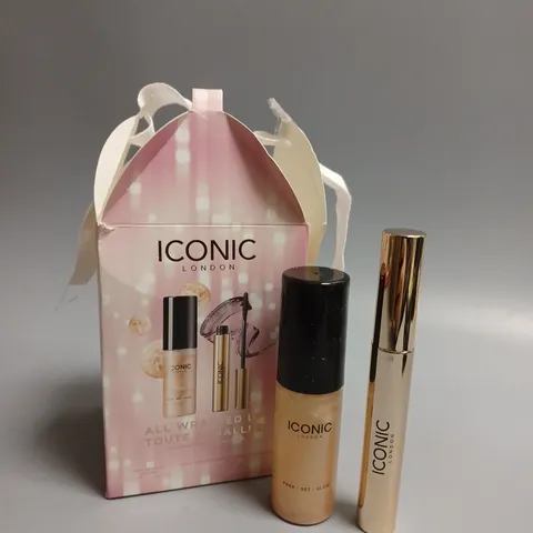 BOXED ICONIC LONDON ALL WRAPPED UP MAKE UP SET
