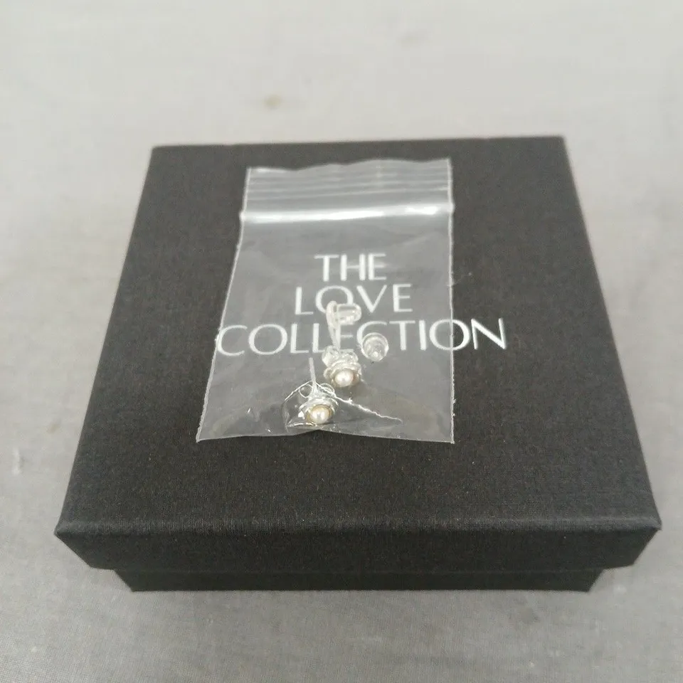 THE LOVE COLLECTION PEARL FLOWER STUDS
