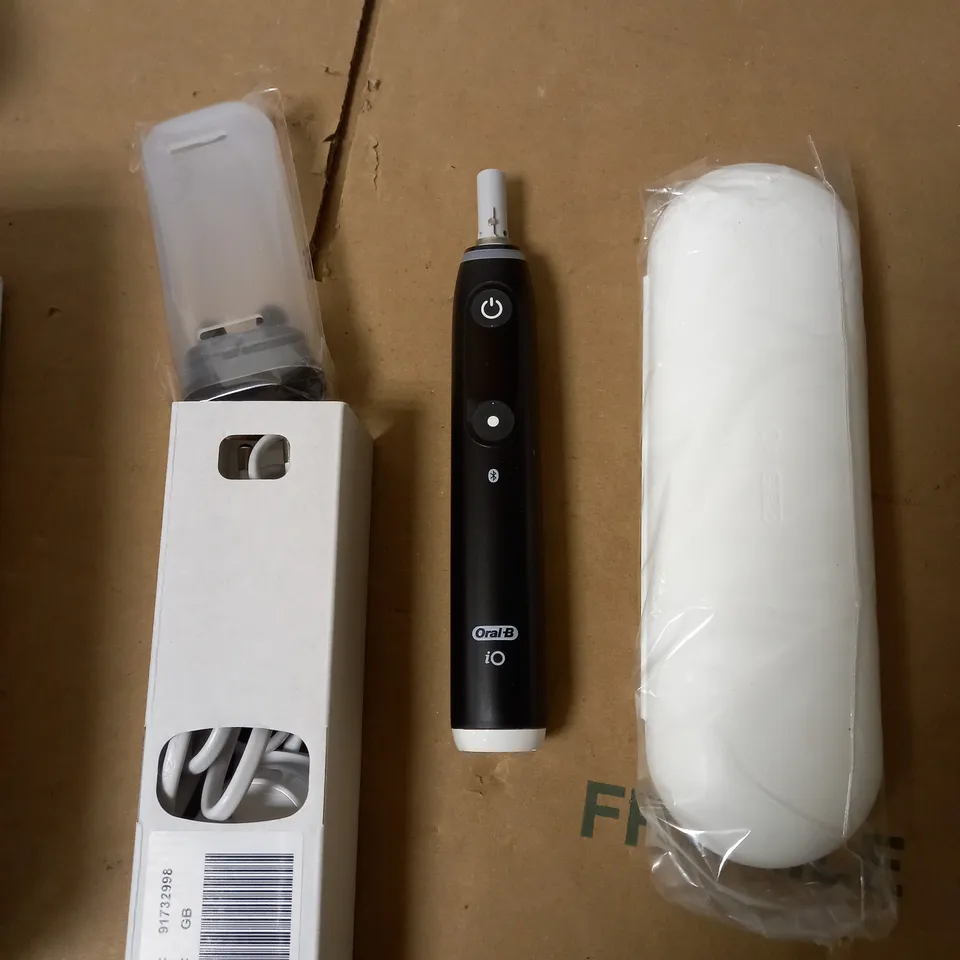 ORAL-B IO6 ELECTRIC TOOTHBRUSH