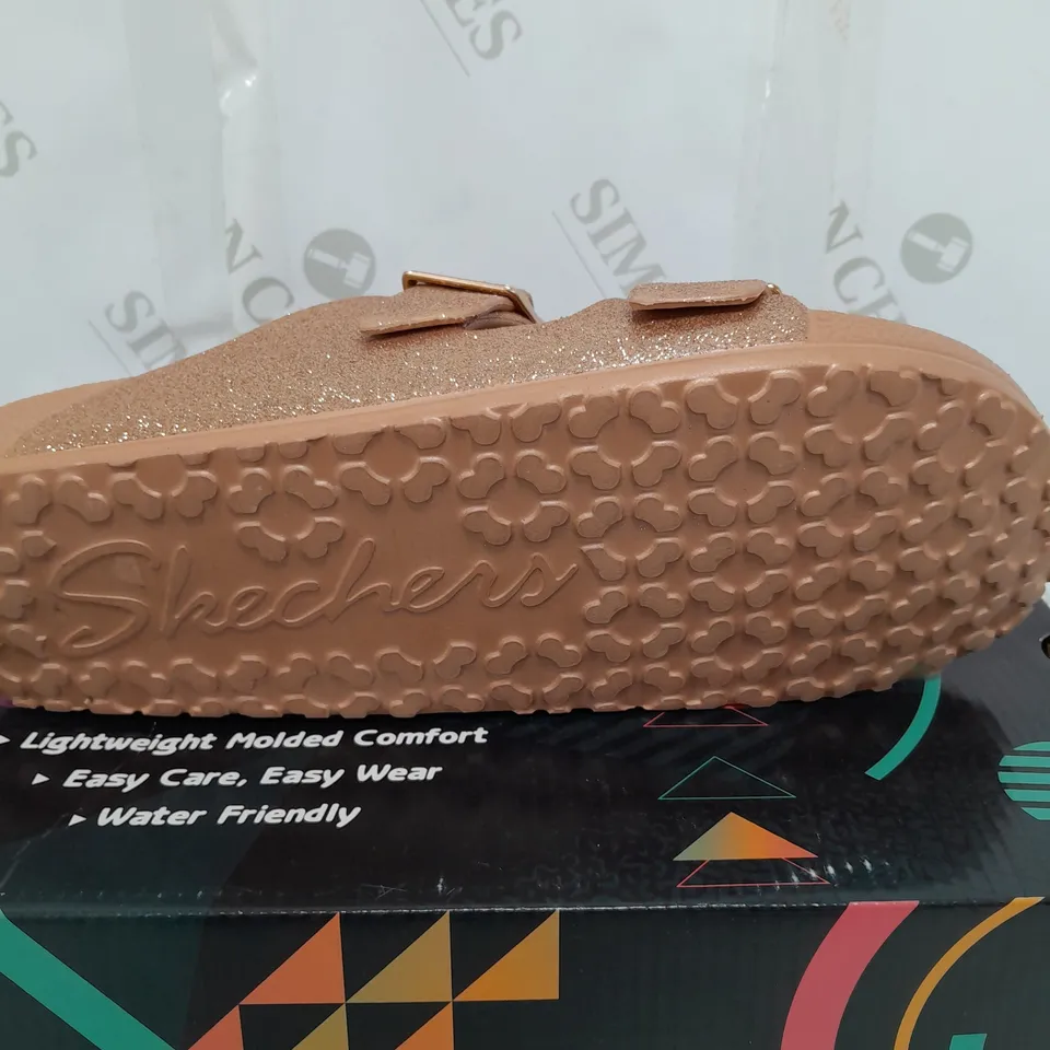 PAIR OF SKECHERS OPEN TOE SANDALS IN ROSE GOLD COLOUR SIZE 7