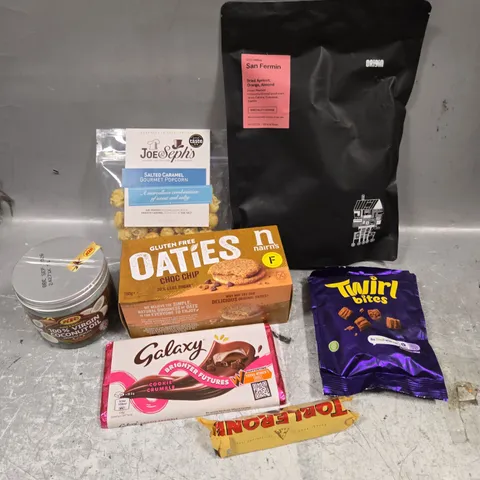 APPROXIMATELY 10 ASSORTED FOOD/DRINK PRODUCTS TO INCLUDE SAN FERMIN COFFEE, OATIES, TWIRL BITES ETC 