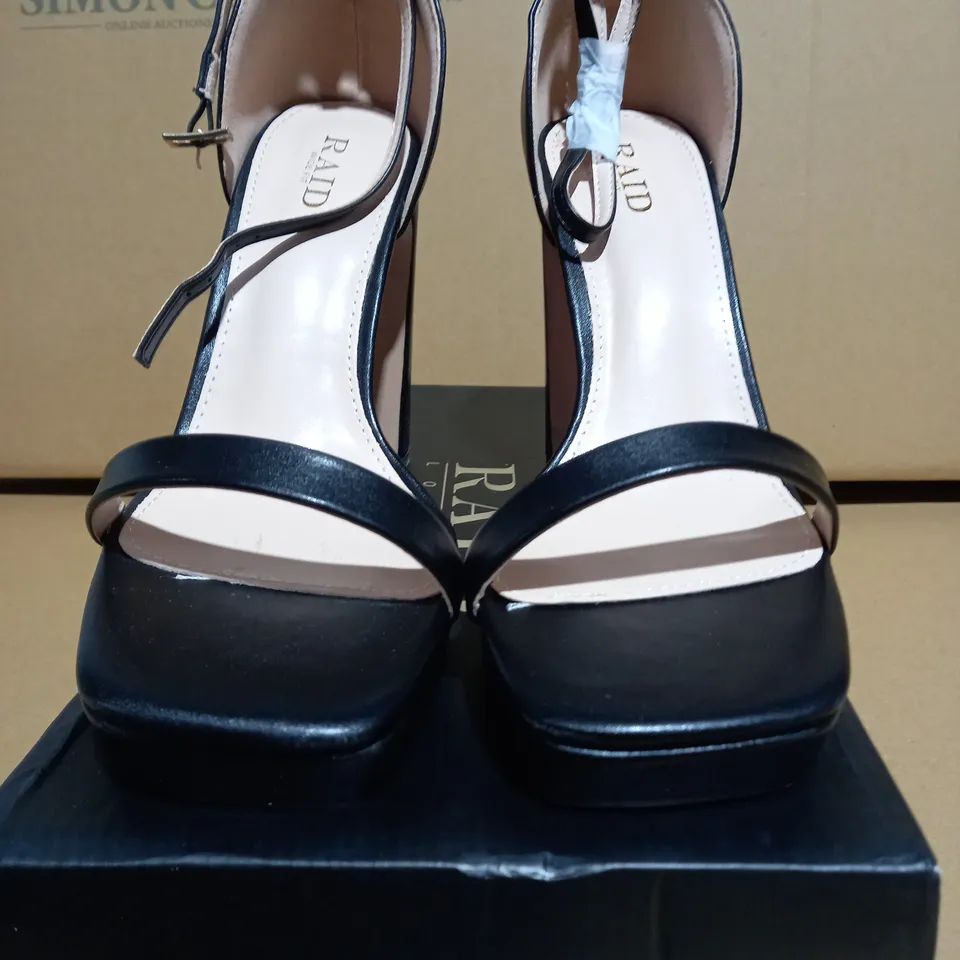 RAID WIDE FIT LEONIE PLATFORM SANDALS BLACK - SIZE 7