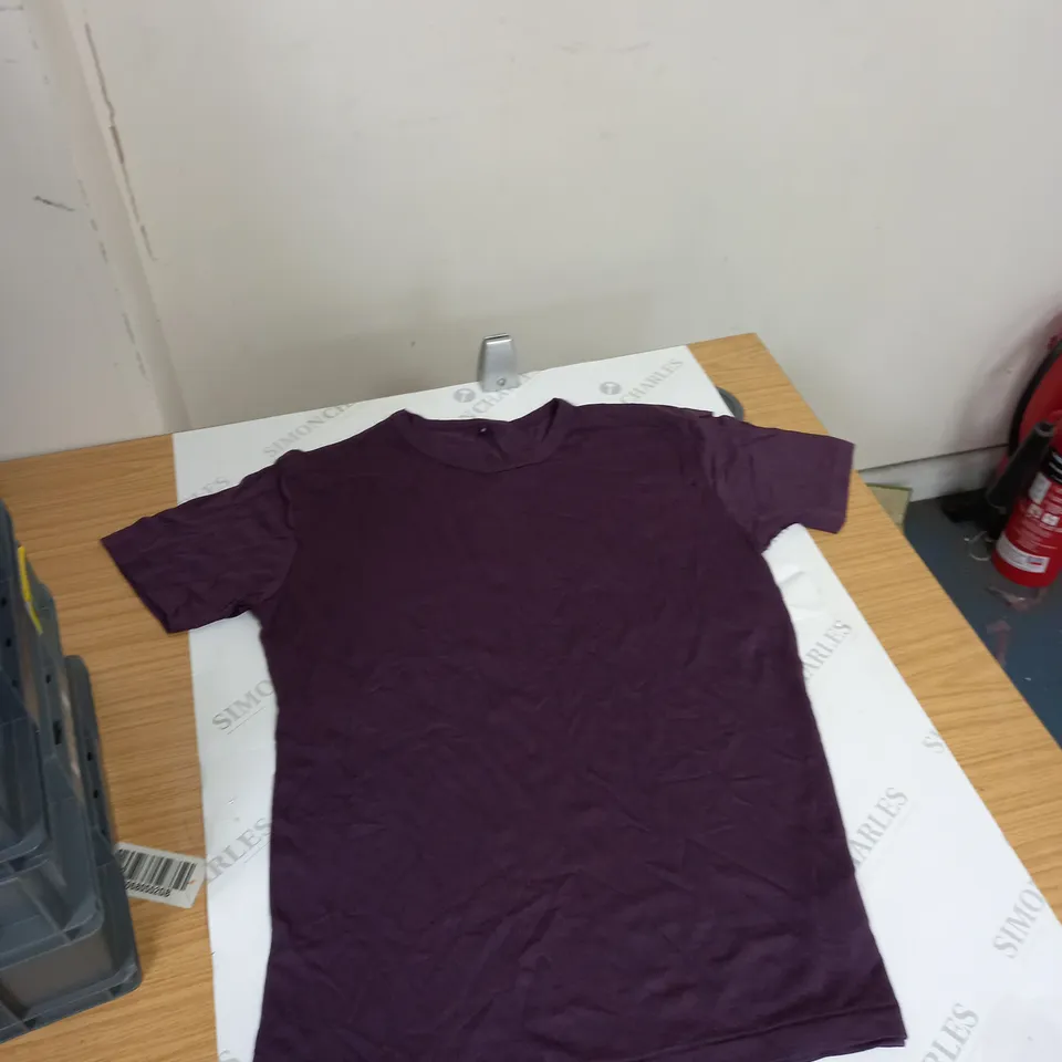 BOX OF ASSORTED CLOTHING ITEMS TO INCLUDE TRACKPANTS, JUMPERS, TOPS ETC