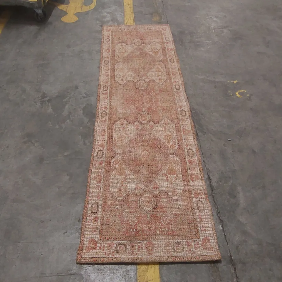 QUALITY DESIGNER RUG - APPROXIMATELY 225 x 62cm