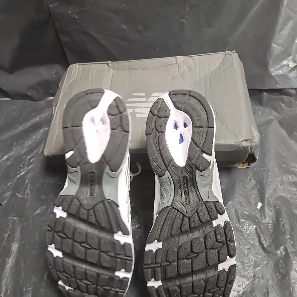 NEW BALANCE RUNNING SHOES – WHITE/GREY UK SIZE 8.5