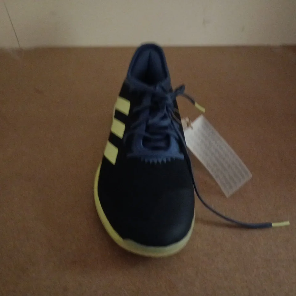 UNBOXED PAIR OF ADIDAS PRIMEBLUE ADIZERO TRAINERS IN BLUE/GREEN - UK 9.5