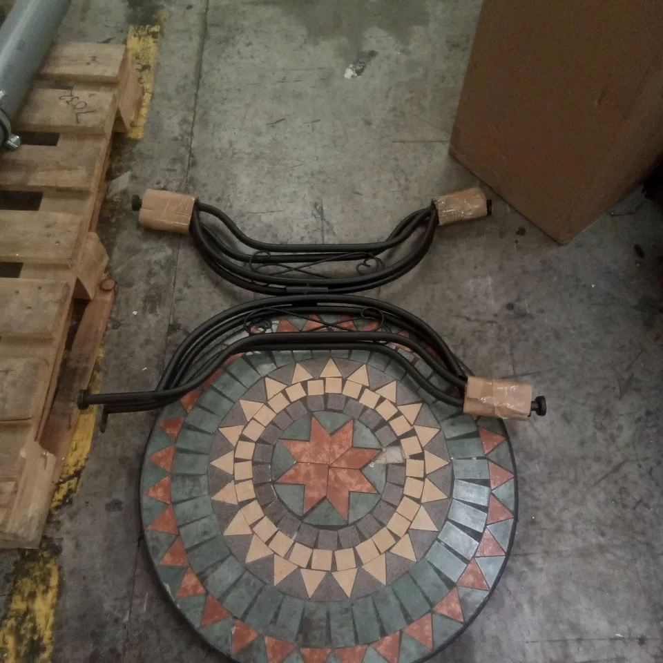 BOXED MOSAIC CIRCULAR TABLE