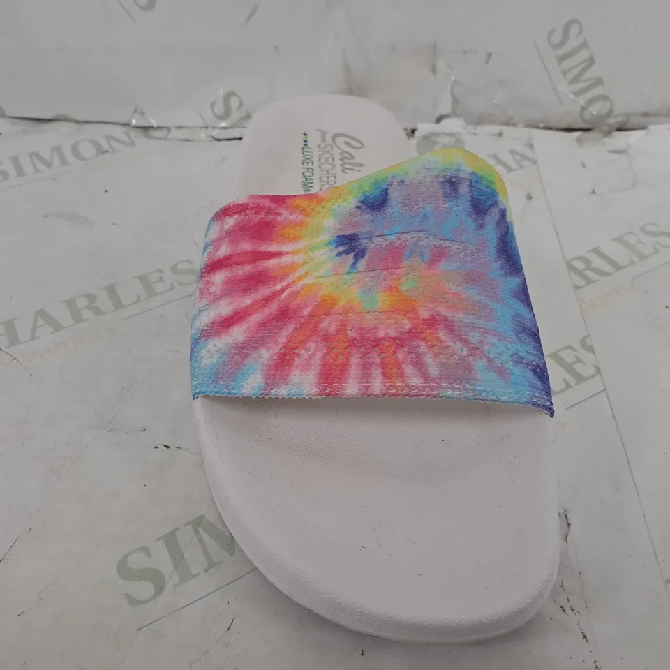 SKECHERS TIE DYE SANDAL - UK SIZE 6