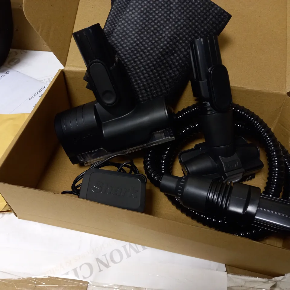 SHARK CORDLESS STICK VACUUM IZ390UKTQ