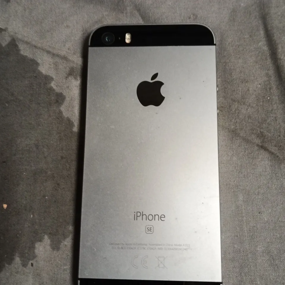 APPLE IPHONE SE SMARTPHONE