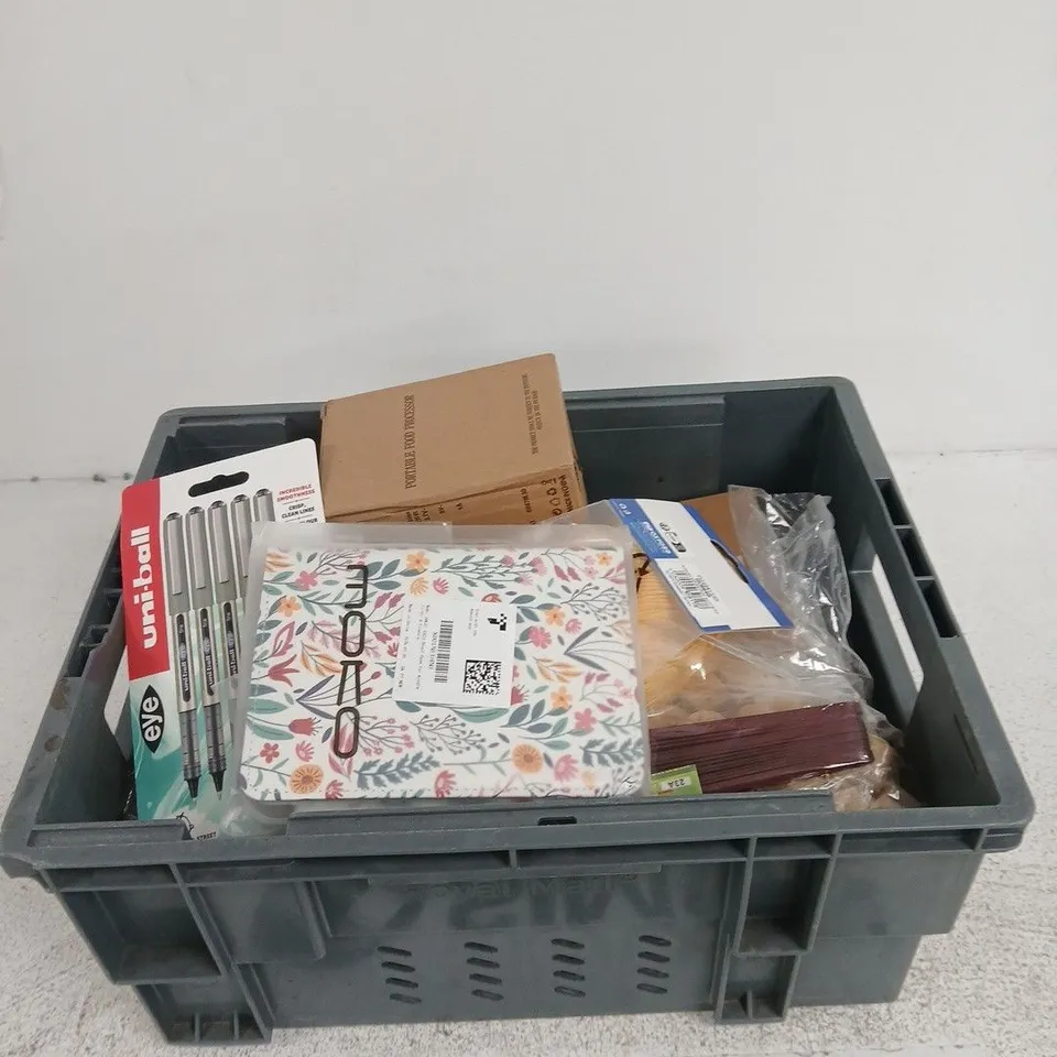 TOTE OF APPROXIMATELY 10 ASSORTED ITEMS INCLUDING  AN ASSISTANT FROTHER, OXFORD A/KEY SKEWER AND EYE UNIBALL ROLLERBALL 