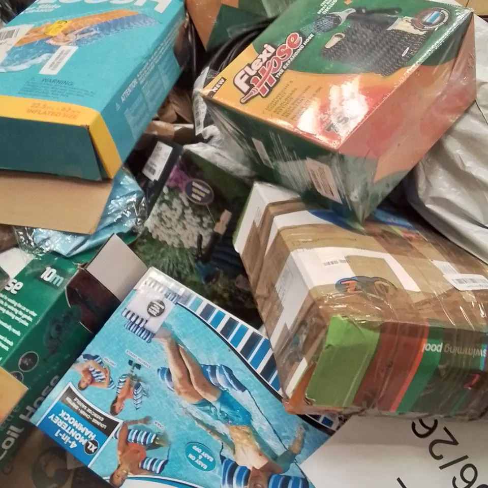 PALLET TO CONTAIN A LARGE QUANTITY OF GARDEN HOSES AND BITS OF SWIMMING PRODUCTS
