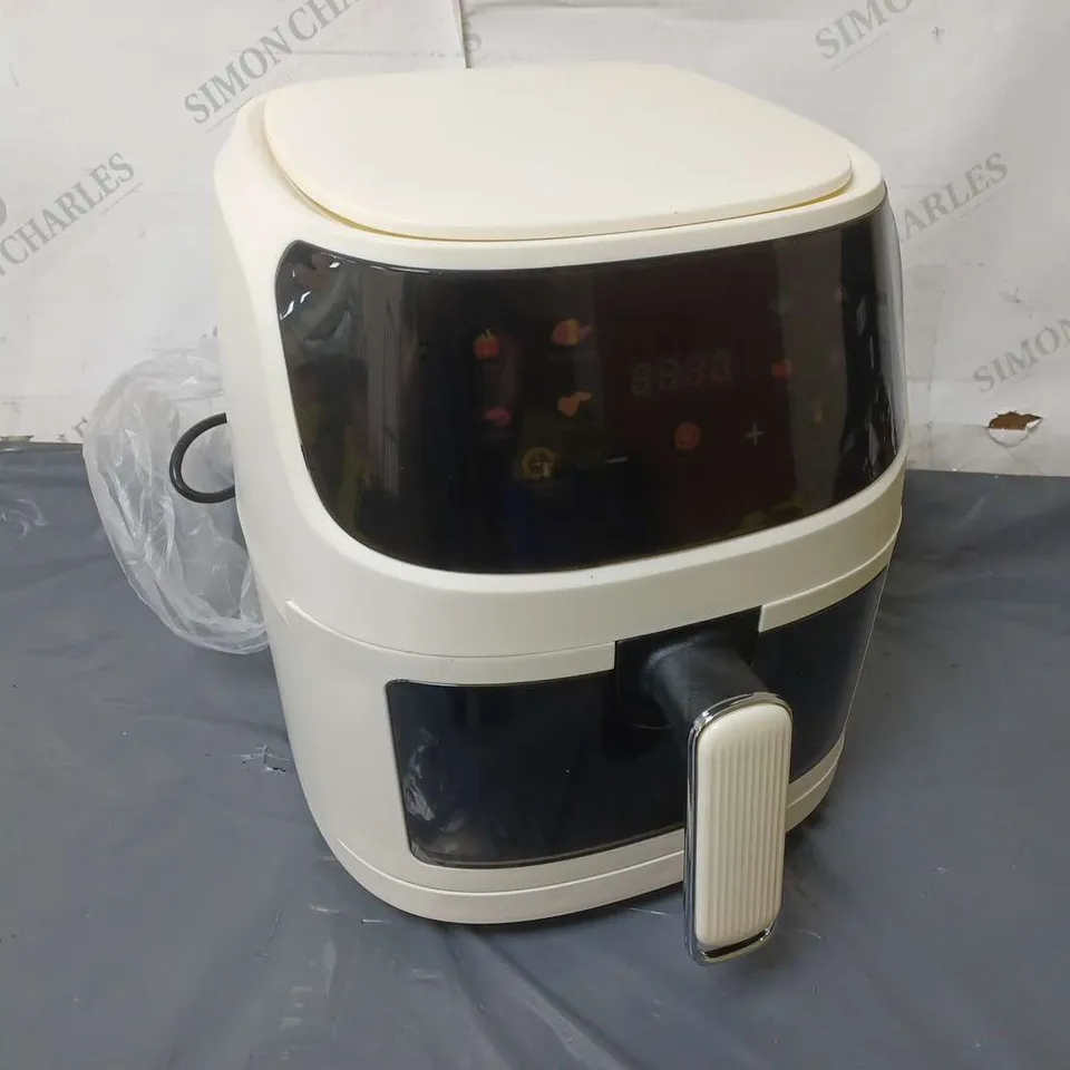 BOXED EXTRA LARGE CAPACITY AIR FRYER IN WHITE