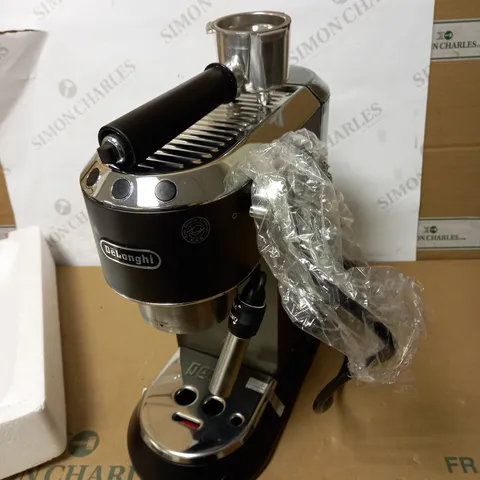 DE'LONGHI DEDICA COFFEE MACHINE