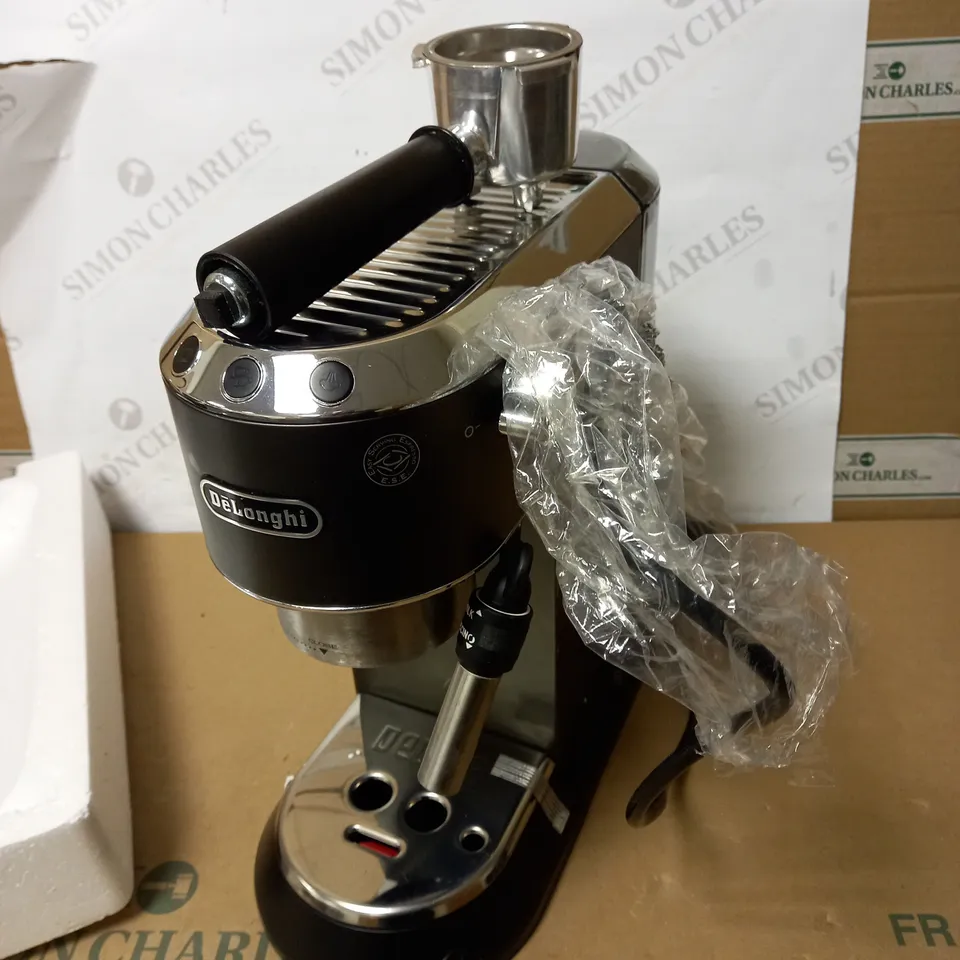 DE'LONGHI DEDICA COFFEE MACHINE