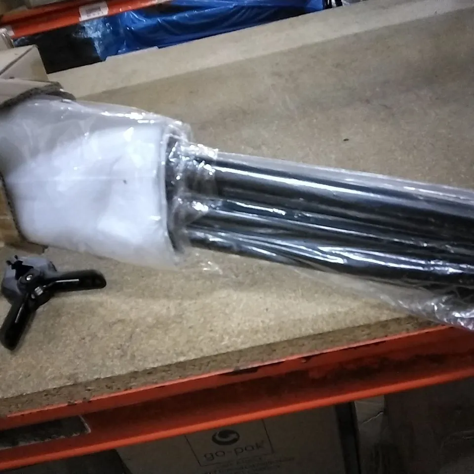 BOXED WHITE SCREEN BACKDROP 