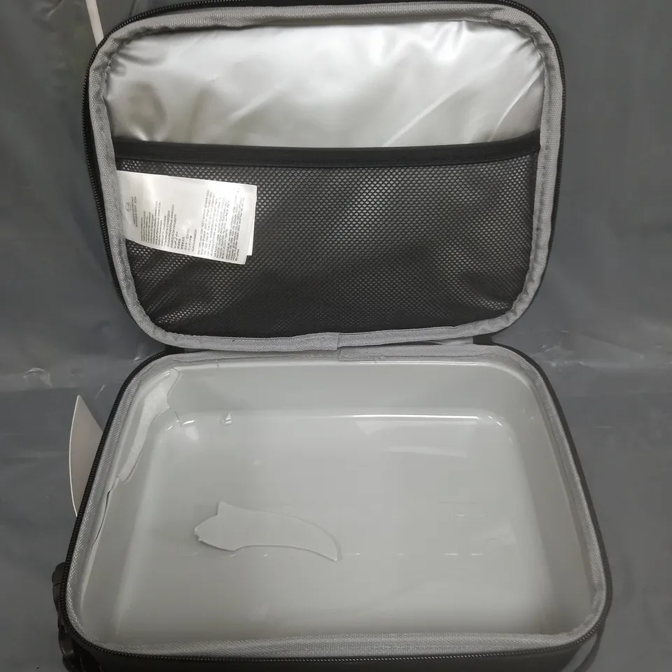 NIKE LUNCH BAG BLACK