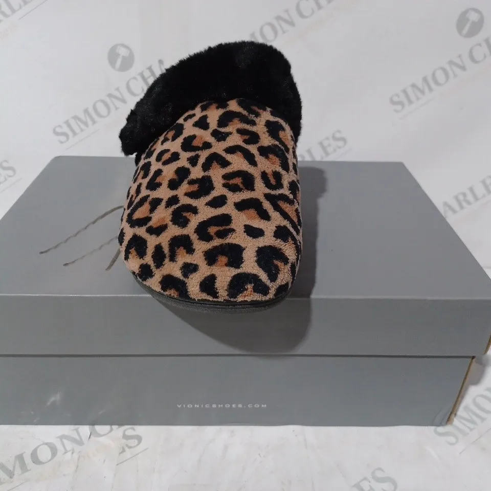 BOXED VIONIC MARIEL SLIPPERS IN LEOPARD PRINT SIZE 5