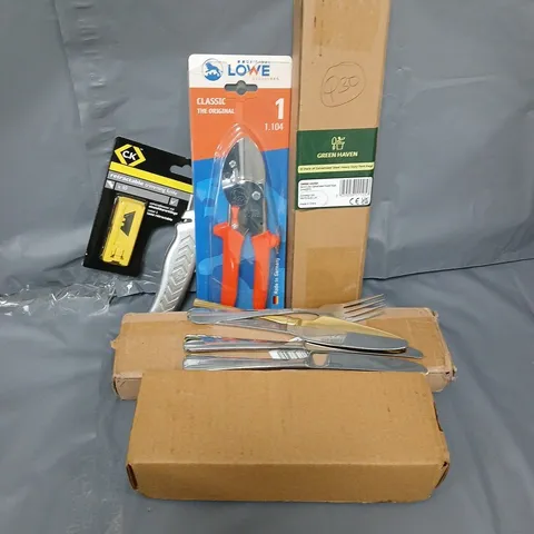 APPROXIMATELY 12 ASSORTED HOUSEHOLD ITEMS TO INCLUDE RETRACTABLE TRIMMING KNIFE, GARDEN PEGS, CUTLERY, ETC - COLLECTION ONLY