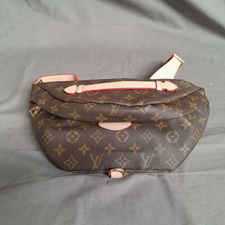 LOUIS VUITTON BUM BAG WITH ZIP 