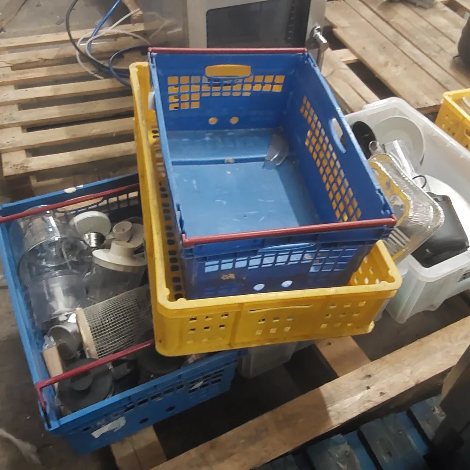 PALLET CONTAINING A LARGE QUANTITY OF ASSORTED CATERING ITEMS ECT