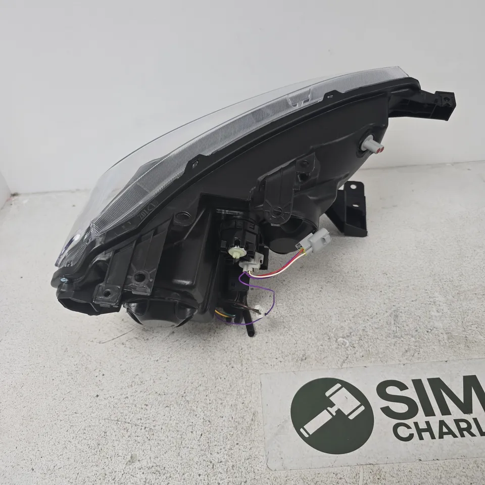 VEHICLE HEADLIGHT ASSEMBLY WITH LED DAYTIME RUNNING LIGHTS