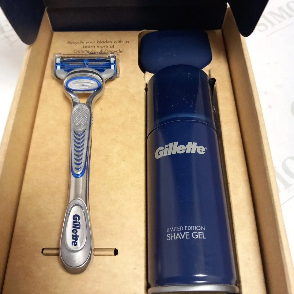 BOXED GILETTE RAZOR GIFT SET