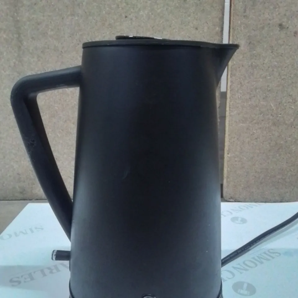 SWAN KETTLE BLACK