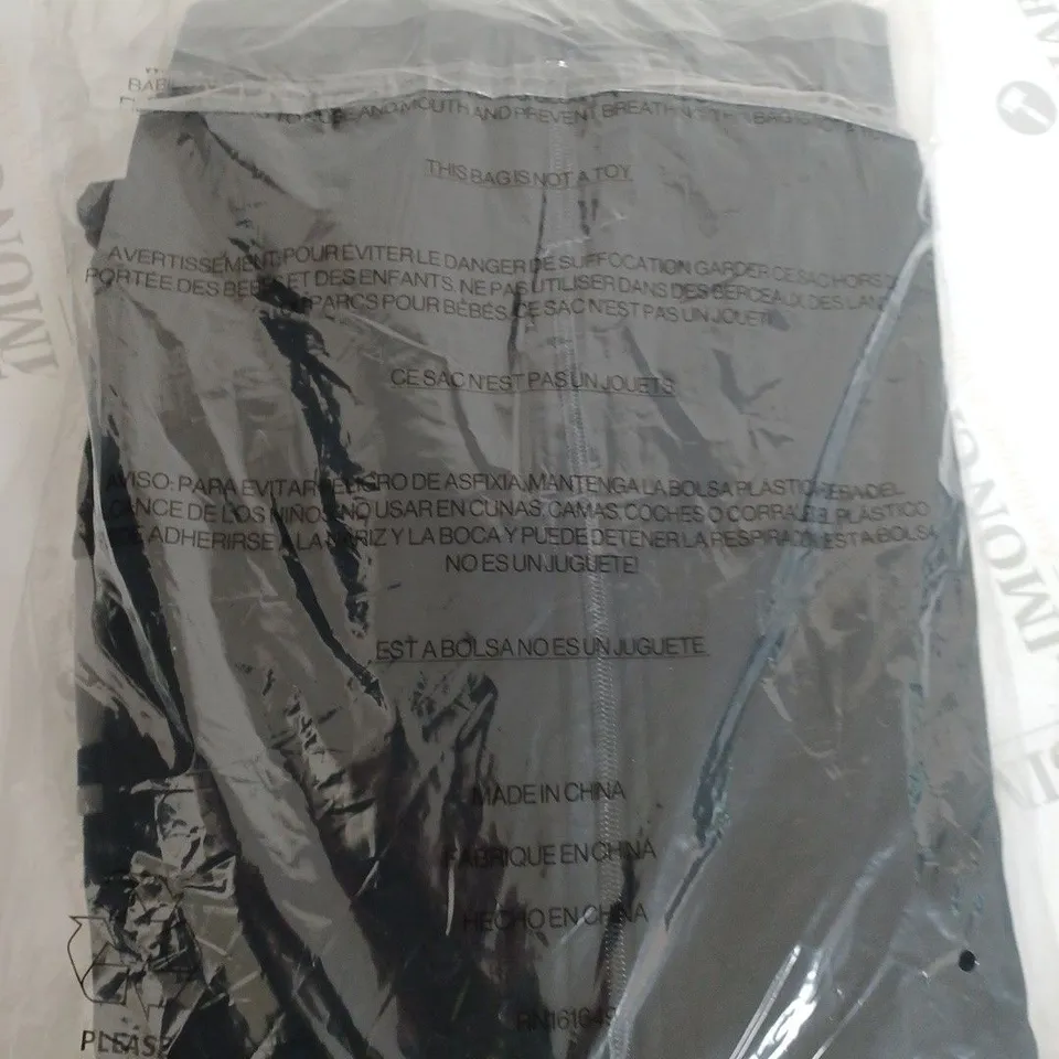 AERGIO TACCHINI BLACK/CHARCOAL GREY JACKET - SIZE XL