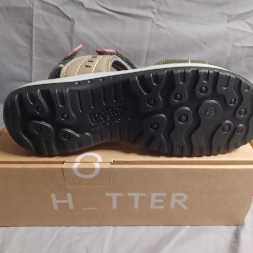 BOXED PAIR OF HOTTER OLIVE GREEN SANDALS WITH PINK ACCENTS – UK SIZE 7.5