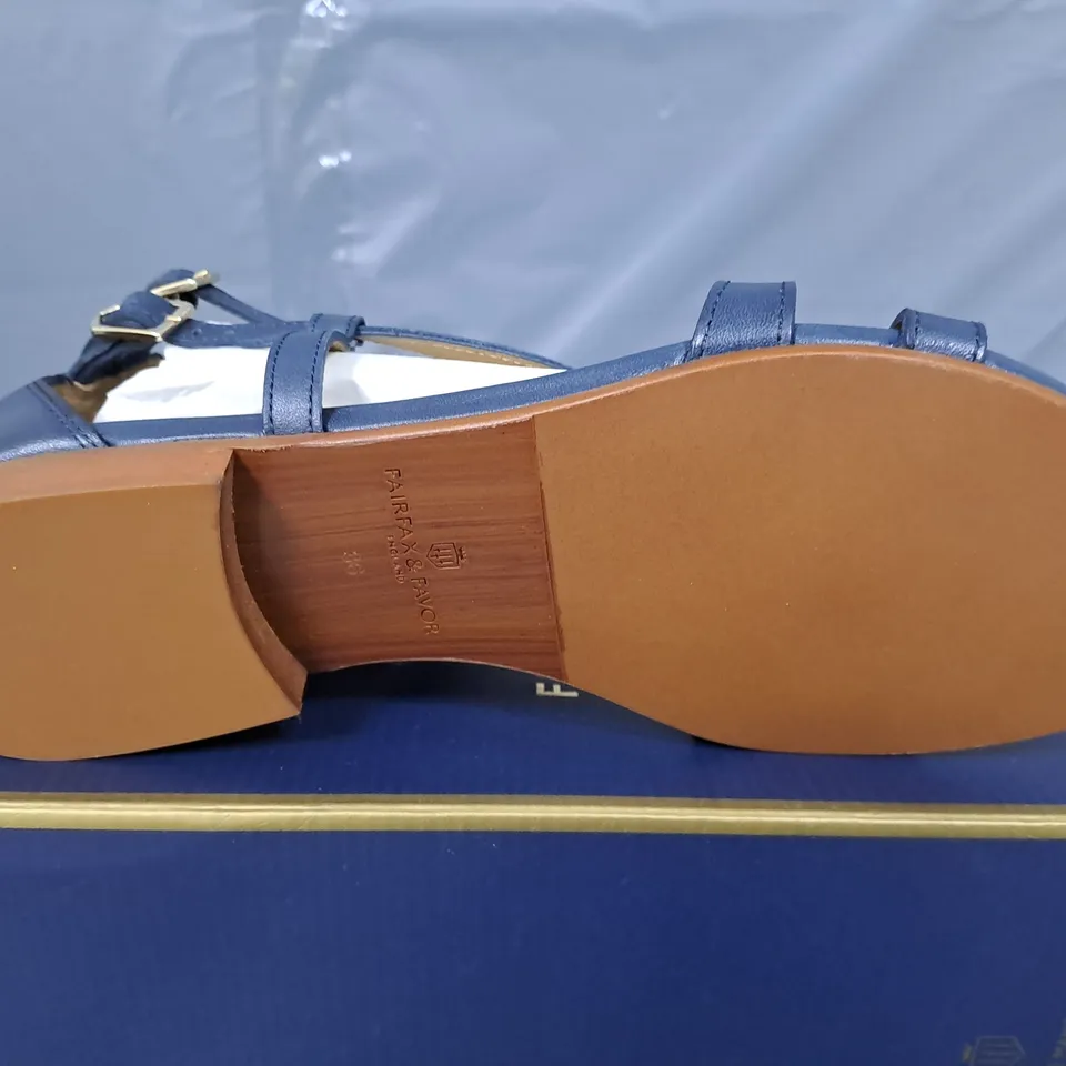 BOXED PAIR OF FAIRFAX & FAVOR WOMENS ROME SANDALS IN NAVY LEATHER - UK 3